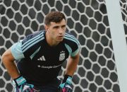 Chelsea Incar Solusi Baru di Bawah Mistar, Emiliano Martinez Masuk Pertimbangan Xabi Alonso
