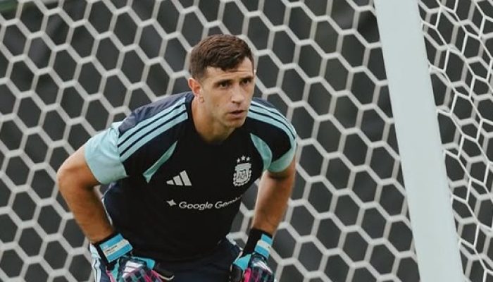 Chelsea Incar Solusi Baru di Bawah Mistar, Emiliano Martinez Masuk Pertimbangan Xabi Alonso