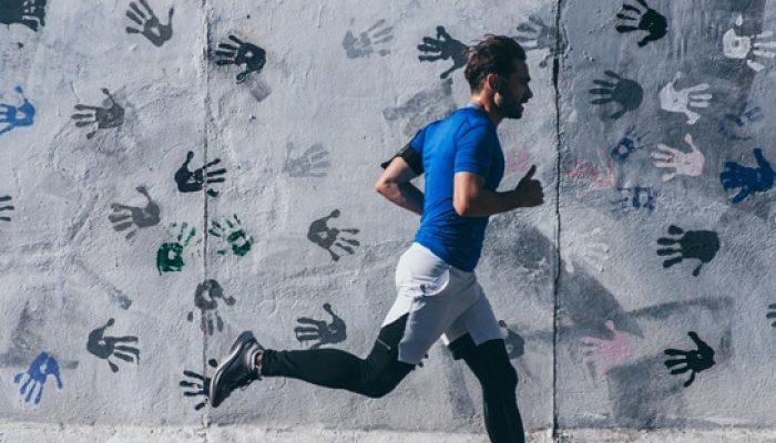 Tetap Fit Saat Suhu Terik, Ini 8 Tips Aman Berolahraga di Tengah Cuaca Panas