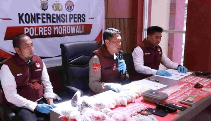 TKA China Diamankan di Bandara IMIP, Bawa Ribuan Obat-obatan Tanpa Merek