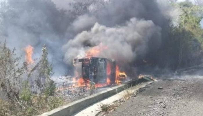Mobil Tangki Pemasok Solar ke PT Teku Sirtu Utama, Ludes Terbakar