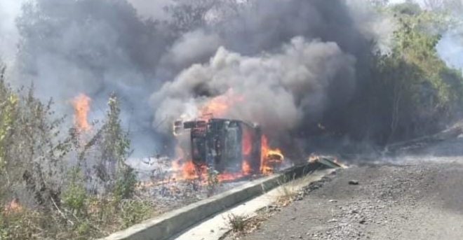 Mobil Pemasok BBM PT Teku Sirtu Utama Terbakar