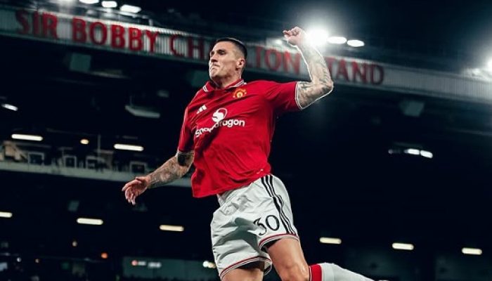 Old Trafford Bergemuruh, Manchester United Hancurkan Sabah 4-0
