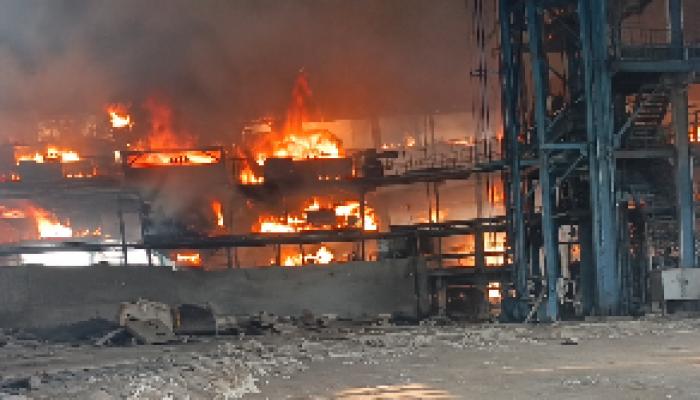 Pabrik PT SPN di Morowali Utara Terbakar Siang Hari