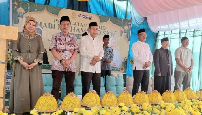 Dua Orang Sumbang Majelis Taklim Kolonodale Rp150 Juta di Peringatan Maulid Nabi