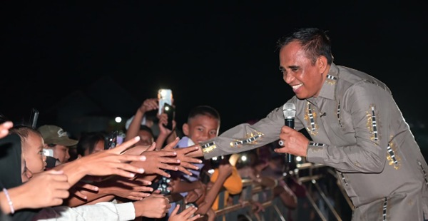 Di Tengah Pesta Rakyat HUT RI, Anwar Hafid Galang Dana Besar untuk Korban Gempa NTT