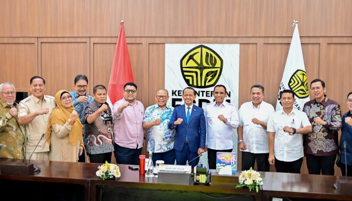 Menteri ESDM Bahlil Lahadalia Janjikan Revisi Kepmen ESDM 157