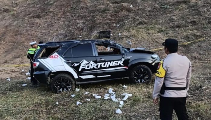 Polres Sigi Olah TKP Kecelakaan Maut Fortuner di Kawasan Wisata Paralayang Wayu