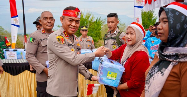 Dukung Swasembada Bawang Putih, Kapolda Sulteng Tanam Serentak dan Salurkan Bantuan Alsintan di Sigi