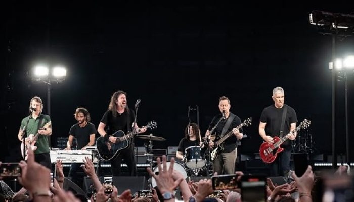 Dua Generasi Rock Bersatu! Foo Fighters Akan Jadi Band Pembuka ACDC