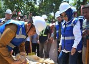Bangun Kawasan Pesisir Terintegrasi, Anwar Hafid Letakkan Batu Pertama Kampung Nelayan Merah Putih di Bunobogu
