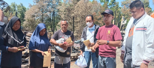 Instruksi DPP dan DPW, PSI Tolitoli Salurkan Bantuan Uang Tunai Rp20 Juta bagi Korban Kebakaran