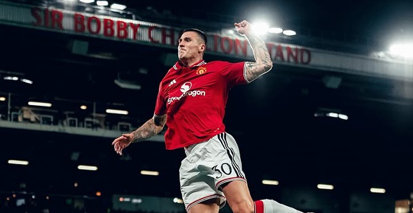 Manchester United Hancurkan Sabah 4-0