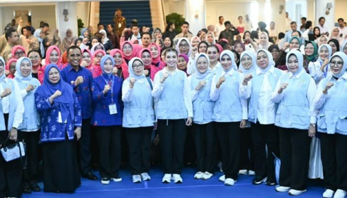 Kunjungi Sulteng, Selvi Ananda Ajak Para Ibu Mulai Gerakan Hemat Energi