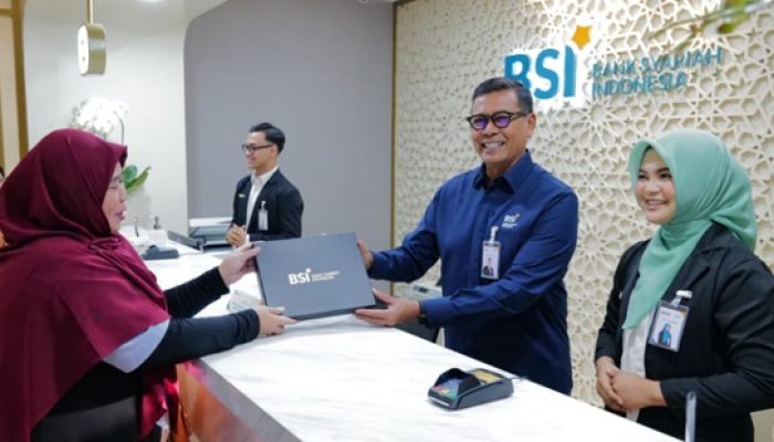 Peringati Harpelnas 2026, Dirut BSI Turun Langsung Layani Nasabah