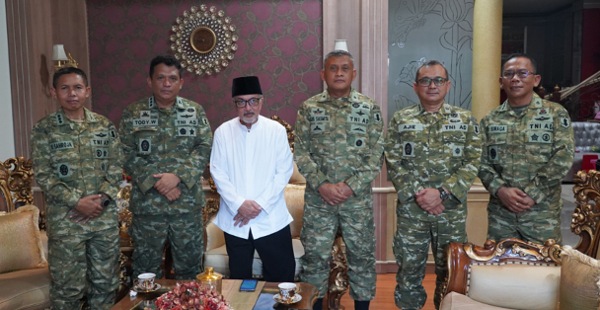 Prof Zainal Abidin Sambut Silaturahmi PJU Kodam XXIII Palakawira