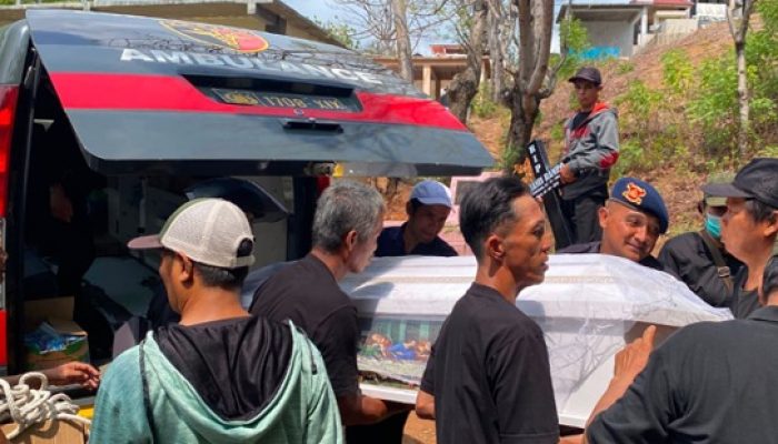 Brimob Polda Sulteng Bantu Proses Pemakaman Warga melalui Madago Respon