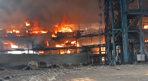 Pabrik PT SPN di Morowali Utara Terbakar Siang Hari