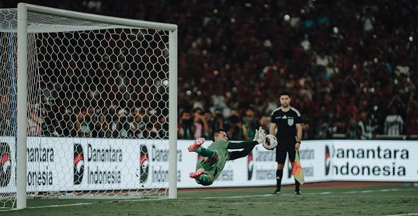 Malam Bersejarah Emil Audero, Kiper Rayo Vallecano Antar Indonesia Juara
