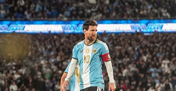 Lionel Messi Dapat Gelar Doktor Kehormatan, Ini Alasan UBA Memberikannya
