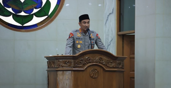 Sholat Jumat di Mabes Polri, Kapolri Ingatkan Pentingnya Rendah Hati