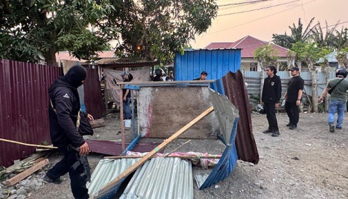 Polisi Gerebek Kampung Narkoba di Kayumalue, 7 Orang Diamankan