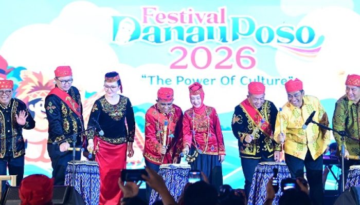 Festival Danau Poso 2026 Dibuka, Anwar Hafid Dorong UMKM dan Pariwisata